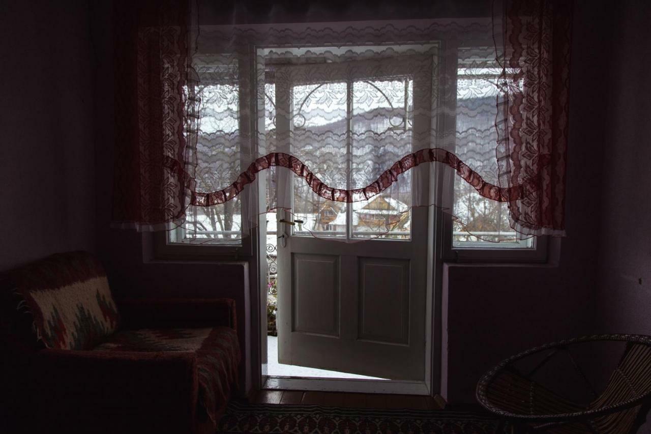 Zabava Lägenhet Jaremtje Exteriör bild